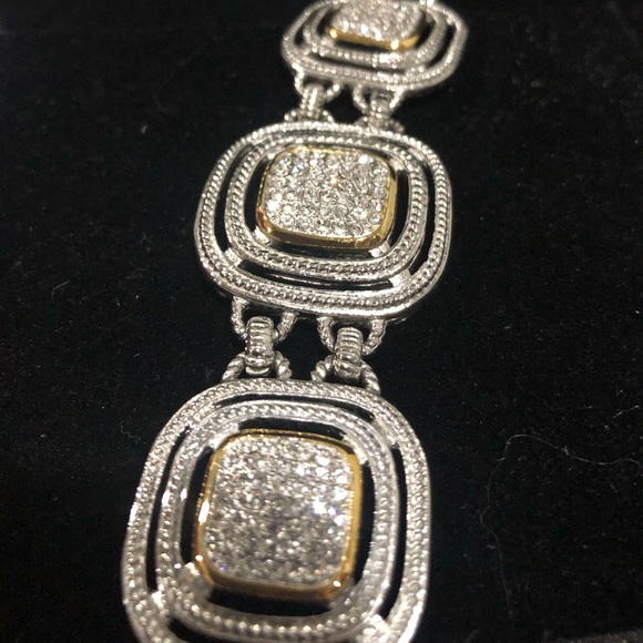 Emma Skye DSMK stainless steel pave crystal bracelet gold trim toggle 7 inch - Picture 3 of 7